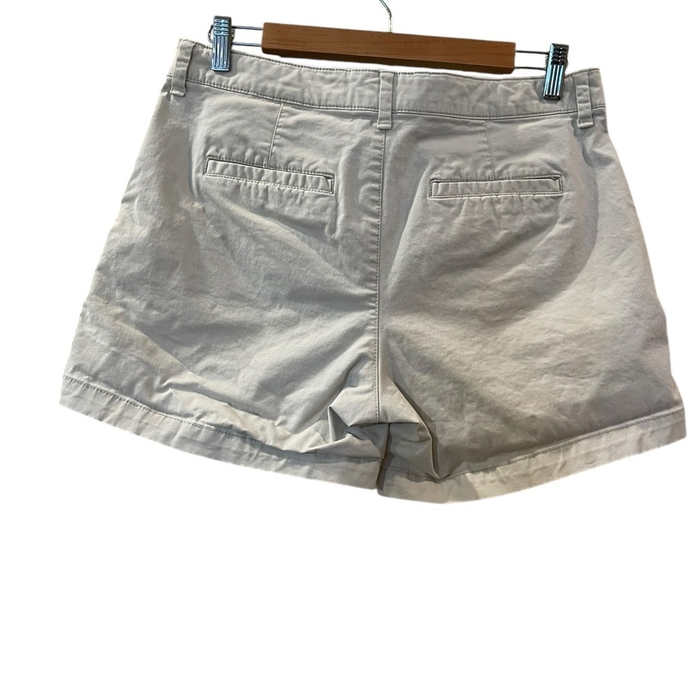 Gap Women's Mid Rise Khaki Shorts Size 8